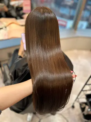 ロング 艶髪特化矯正カット ✨️MOMOEのヘアスタイル