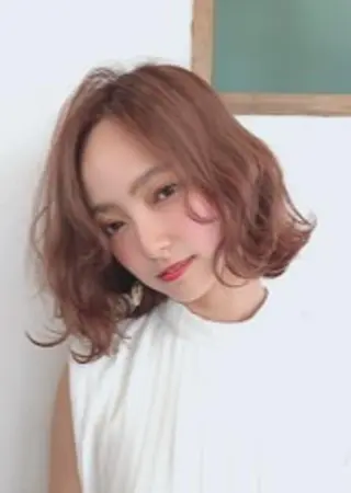 カラー Helena みなつのヘアスタイル