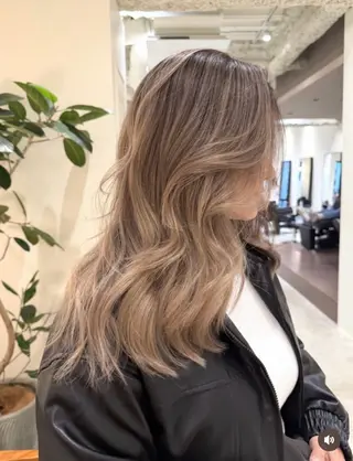 ロング カラー いちか 🪶バレイヤージュのヘアスタイル