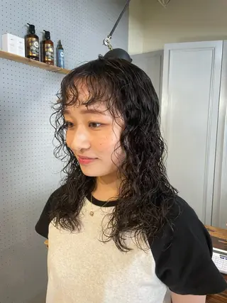 ミディアム パーマ 🤩噂のMr.髪ポジ ティブ®️yu🤩のヘアスタイル
