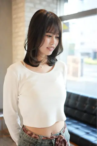ミディアム カラー Basis 田口豪司のヘアスタイル