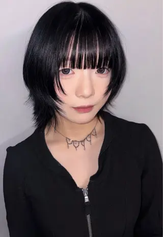 ショート カラー 淀 小南津のヘアスタイル