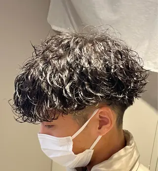 ミディアム パーマ メンズ 横浜駅メンズパーマ師 🌀岩﨑弘成🌀のヘアスタイル