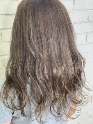 セミロング カラー LUXBE LUCEのヘアスタイル