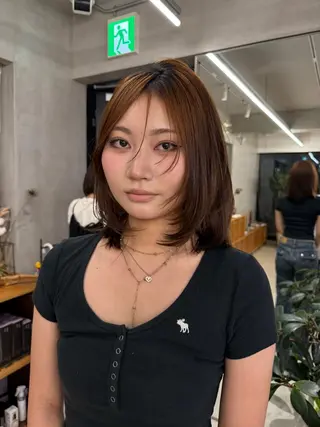 ミディアム サカモト ナオミのヘアスタイル