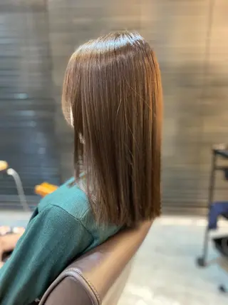 セミロング カラー ヨシダ フミノリのヘアスタイル