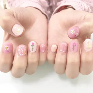 ネイル 板垣 綾乃のネイルデザイン