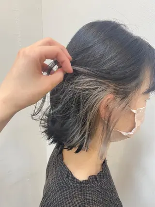 カラー アオリ/韓国風 ハイトーン/レイヤーのヘアスタイル