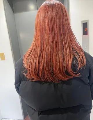 セミロング セナ✨ ブリーチカラーのヘアスタイル