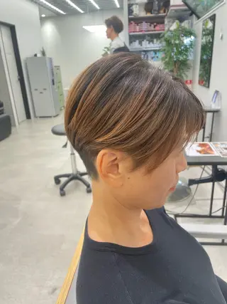 ショート 丸岡 成穂のヘアスタイル