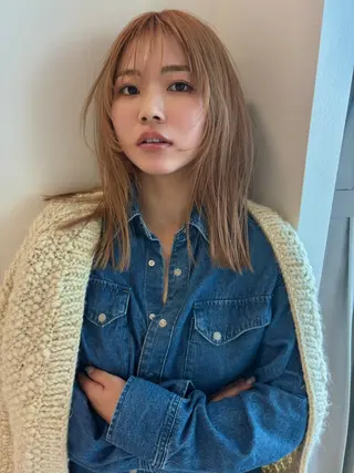 ミディアム 石川 葵のヘアスタイル