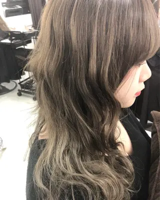 セミロング カラー 髪質改善 中川 翔のヘアスタイル