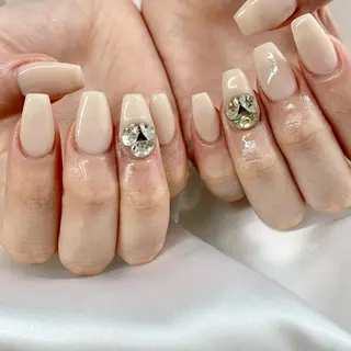 ネイル マツエク・マツパ アイブロウ new me"のネイルデザイン
