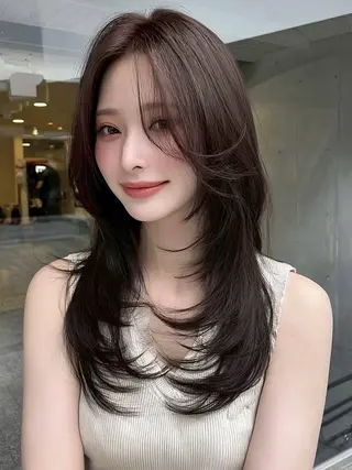 ロング 越川 友美子のヘアスタイル