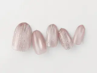 ショート Tiary🤍 Sachikaのネイルデザイン