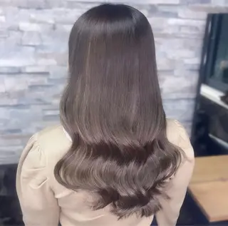 カラー tace新宿 めいのヘアスタイル