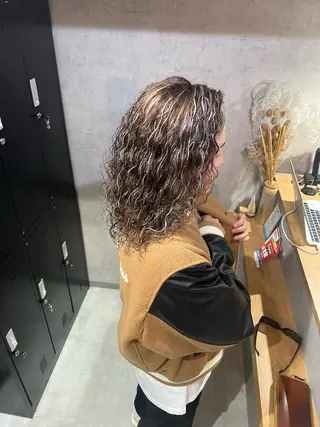 ミディアム カラー パーマ パーマ特化美容師 佐藤壮流のヘアスタイル