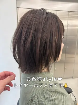 ミディアム レイヤー・カット モデル・透明感カラーのヘアスタイル