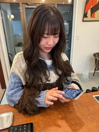 ロング カラー illatos あやののヘアスタイル