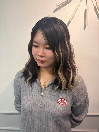 セミロング デザインカラー🌈 メイク💄ヒカリ🌟のヘアスタイル