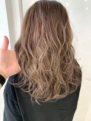 ロング カラー ヘアアレンジ 【公式】amble luxe池袋東口🩷のヘアスタイル