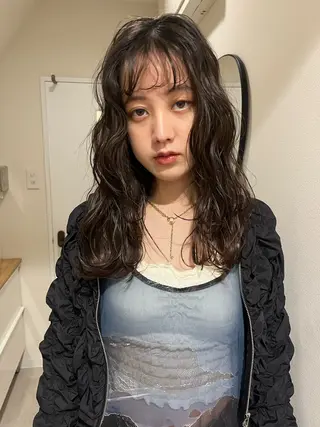 セミロング パーマ nishi fuyumiのヘアスタイル