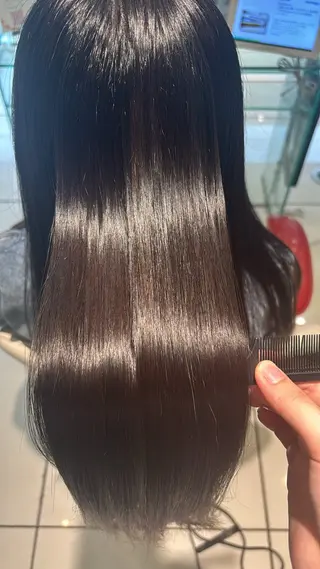ロング カラー H. shinkaiのヘアスタイル