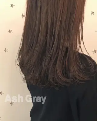 セミロング カラー 市川 千夏のヘアスタイル