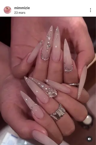 ネイル Dyo Nail_Royalのネイルデザイン