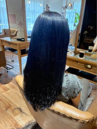 ロング 西村雪菜 グレイカラーのヘアスタイル