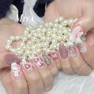 ネイル 🦋 Queenieのネイルデザイン