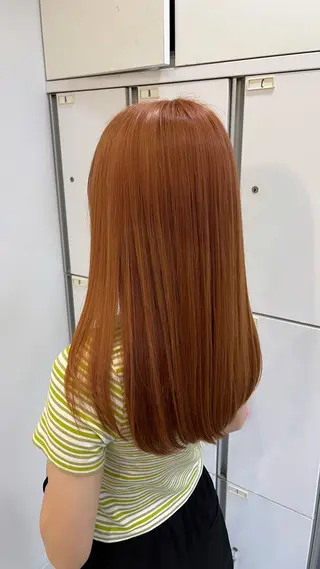 ロング カラー ハイトーン💗ピンク 🛼カラフル🍀のヘアスタイル