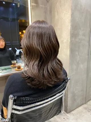 セミロング カラー 透明感カラー🌿 グレージュ🐺陽介のヘアスタイル