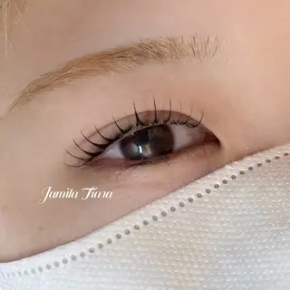 マツエク・マツパ ジャミーラティアラ サリの眉毛・アイブロウイメージ