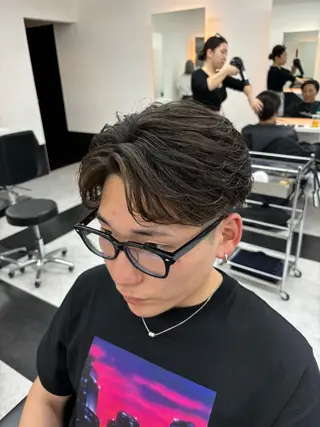 ミディアム KONOSUKE ALEAPのヘアスタイル