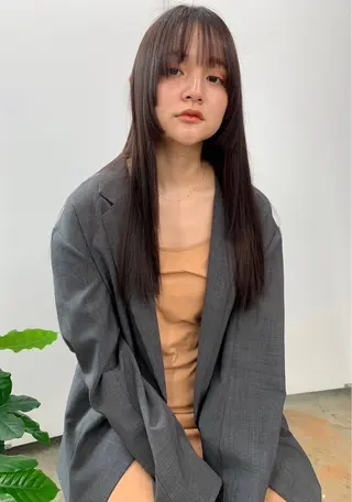 ロング YU RAのヘアスタイル