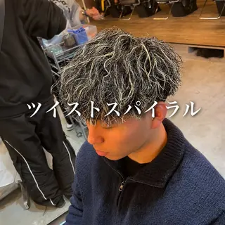 ショート ツイスパ/シャドウ 新井のヘアスタイル