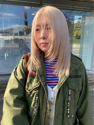 セミロング カラー qpula クプラのヘアスタイル