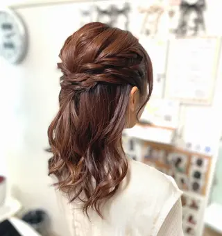 ヘアアレンジ イーチブライト EachBrightのヘアスタイル