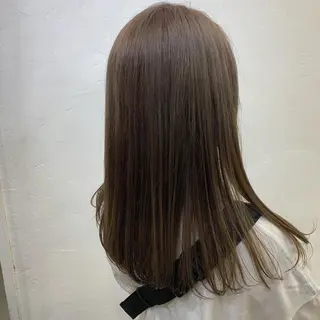 ロング カラー wakana/ 柔らかベージュカラーのヘアスタイル
