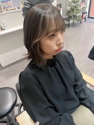 ミディアム トップスタイリスト/ アユミのヘアスタイル