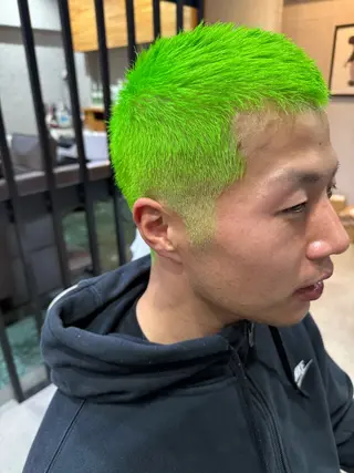ショート カラー メンズ バレイヤージュ ブリーチ特化のヘアスタイル