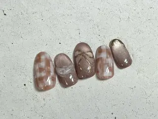 ネイル ルプラボウ 坂木 桃子のネイルデザイン