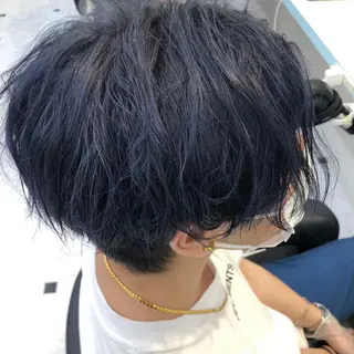 カラー フェザーパーマ/ スペインカールのヘアスタイル