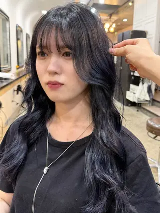 ロング カラー 三條 朋香のヘアスタイル
