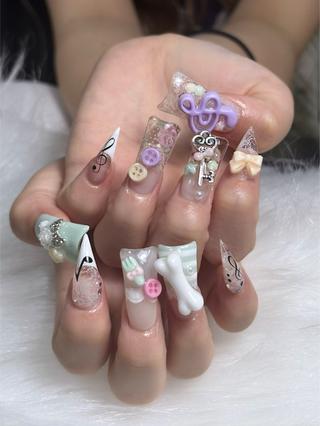 ネイル Sully Yunaのネイルデザイン