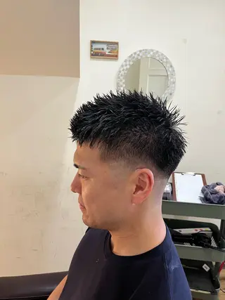 メンズ ﾒﾝｽﾞｻﾛﾝ関 紫雲（ｾｷﾚﾝｹﾞ）のヘアスタイル