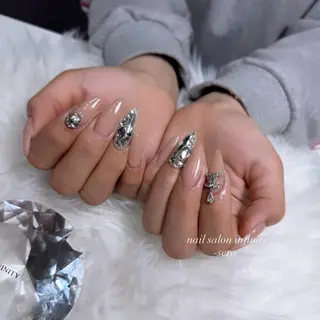 ネイル 𝑆𝐸𝑅𝐴♡ 大人ギャル ワンホンのネイルデザイン