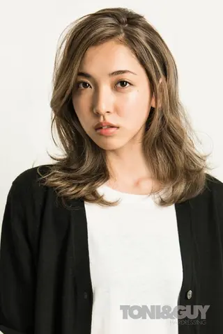 セミロング カラー 苅北 泰輔のヘアスタイル