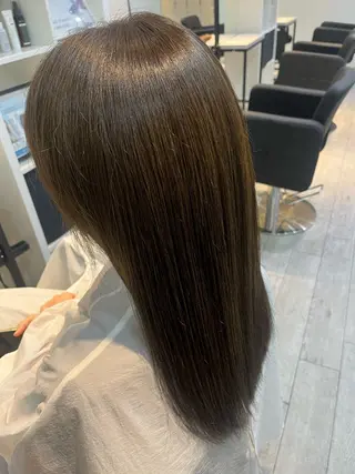 カラー 山口 留奈のヘアスタイル
